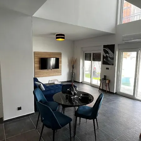 Luxvilla Aurora Villa