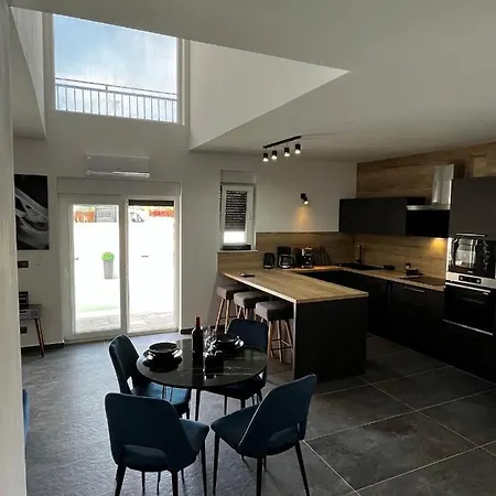 Luxvilla Aurora Villa *