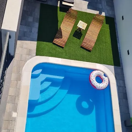 Luxvilla Aurora Villa *