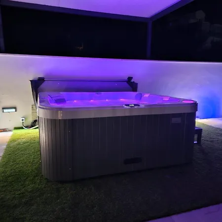 Luxvilla Aurora Villa