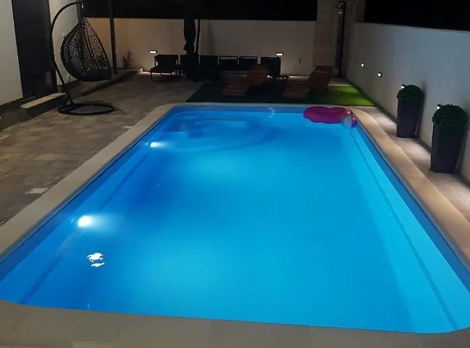 Vila Luxvilla Aurora *